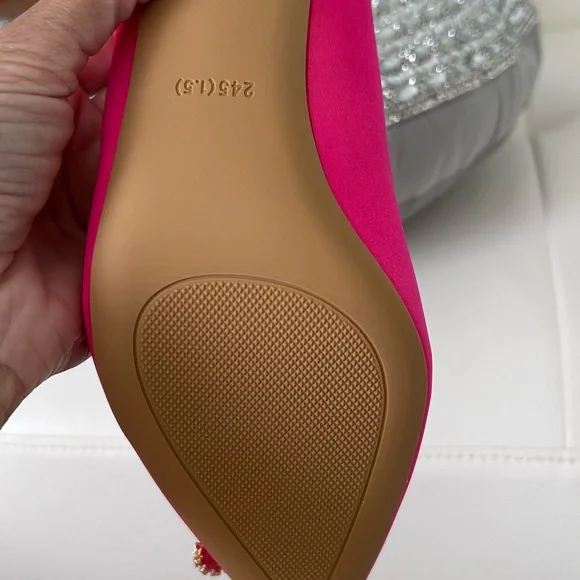 NWOT 💖 Pink Satin Heels with crystal - Picture 10 of 17